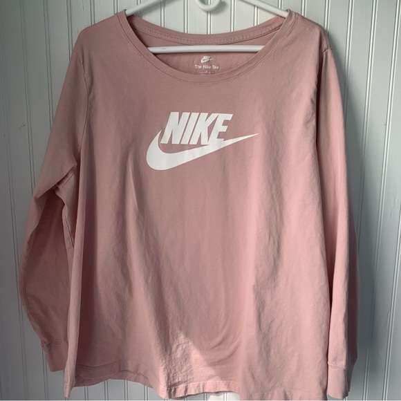 Nike (2X) Ladies Blush Pink Long Sleeve T-Shirt - Picture 2 of 5